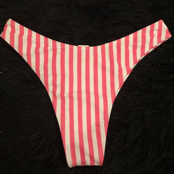 Pink stripped bikini - Picture 3 of 5